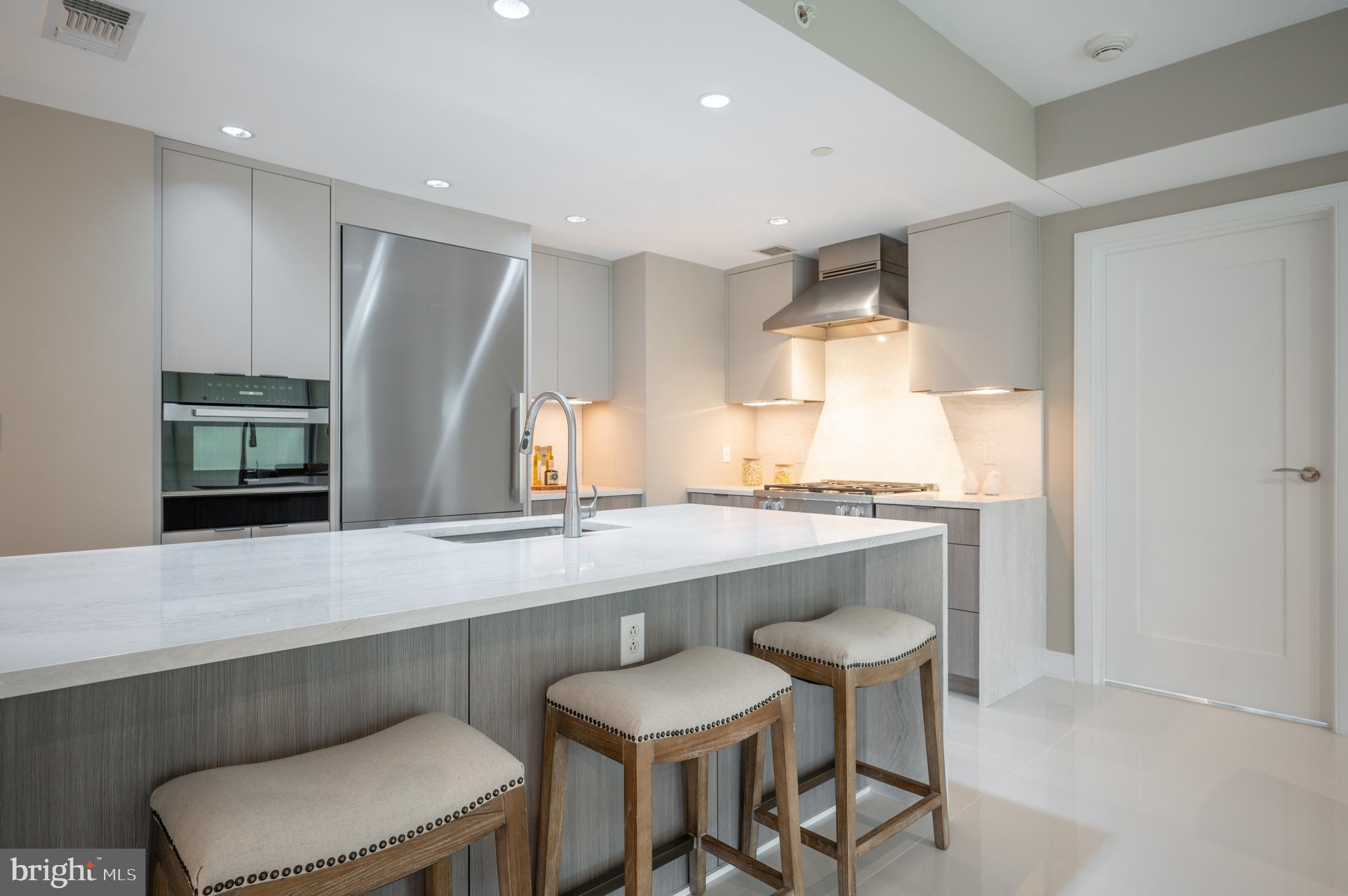 THE WATERVIEW - Residential