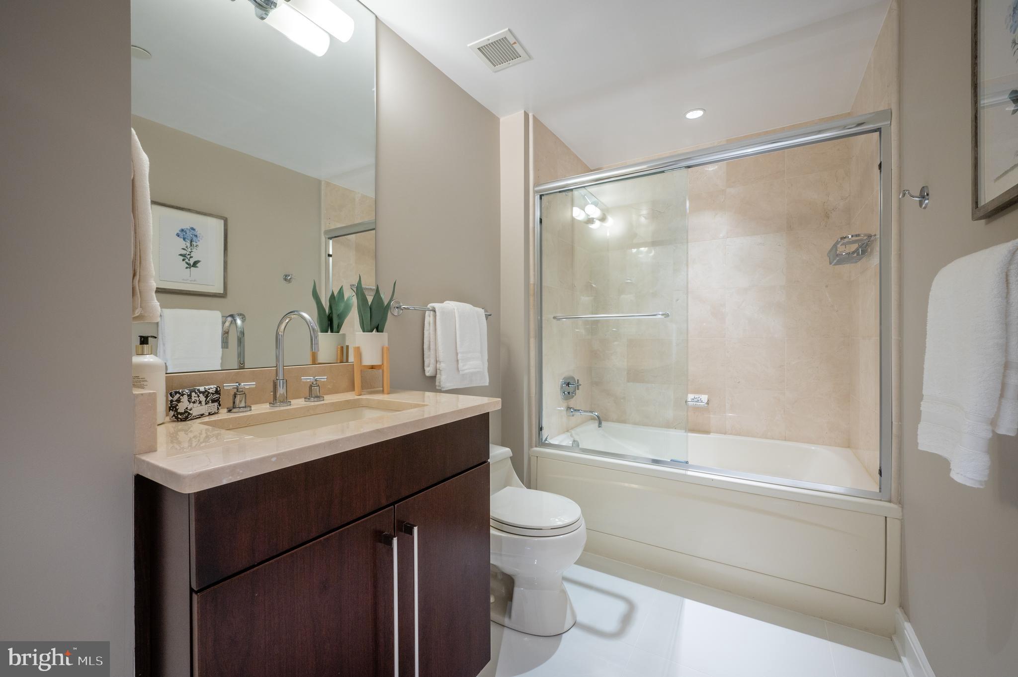 THE WATERVIEW - Residential