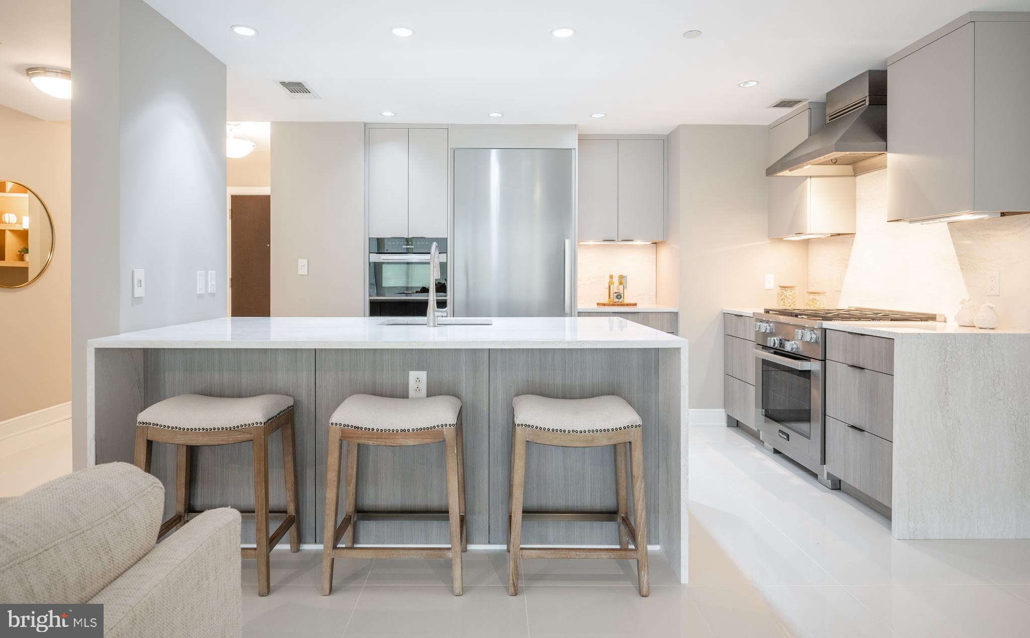 THE WATERVIEW - Residential