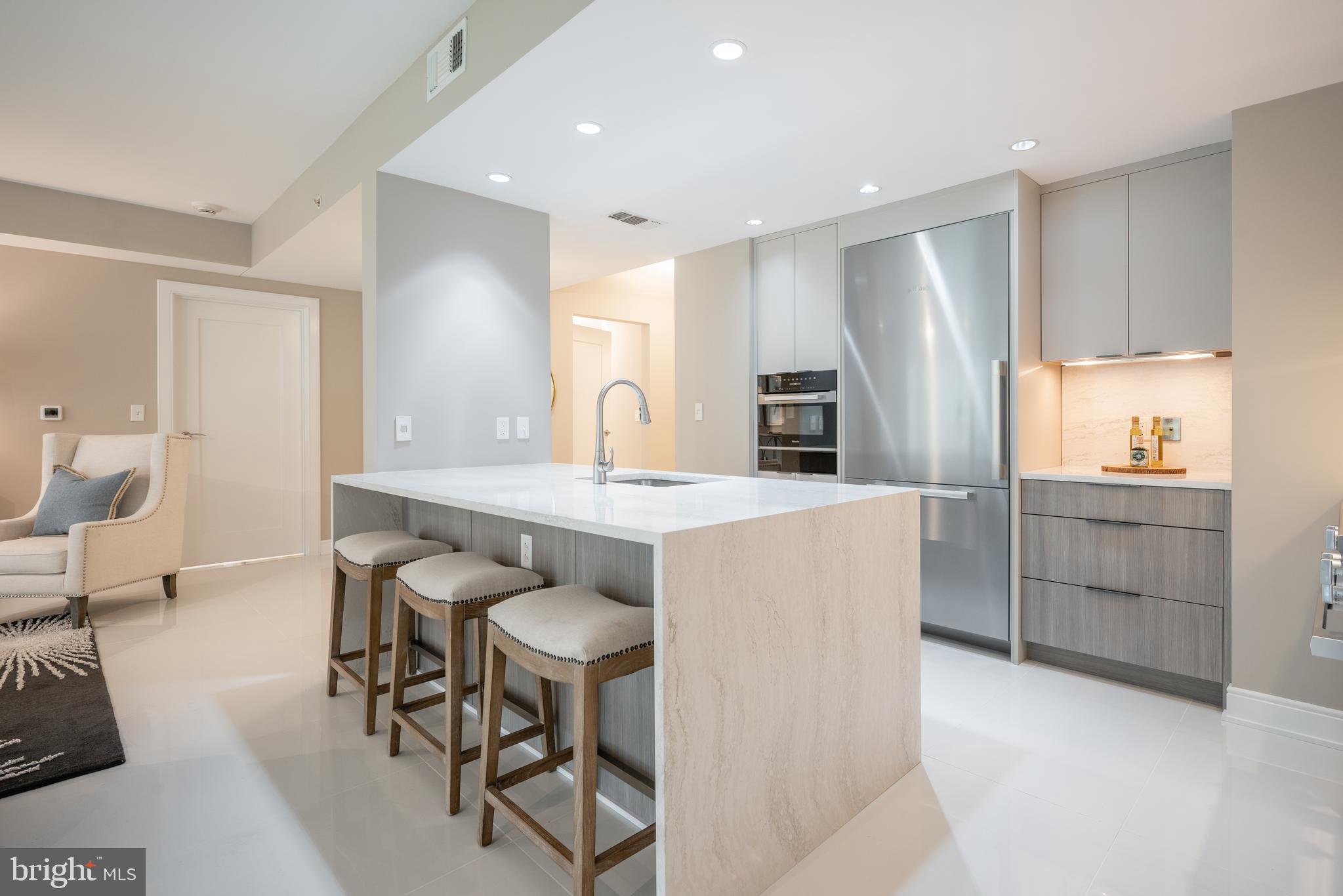 THE WATERVIEW - Residential