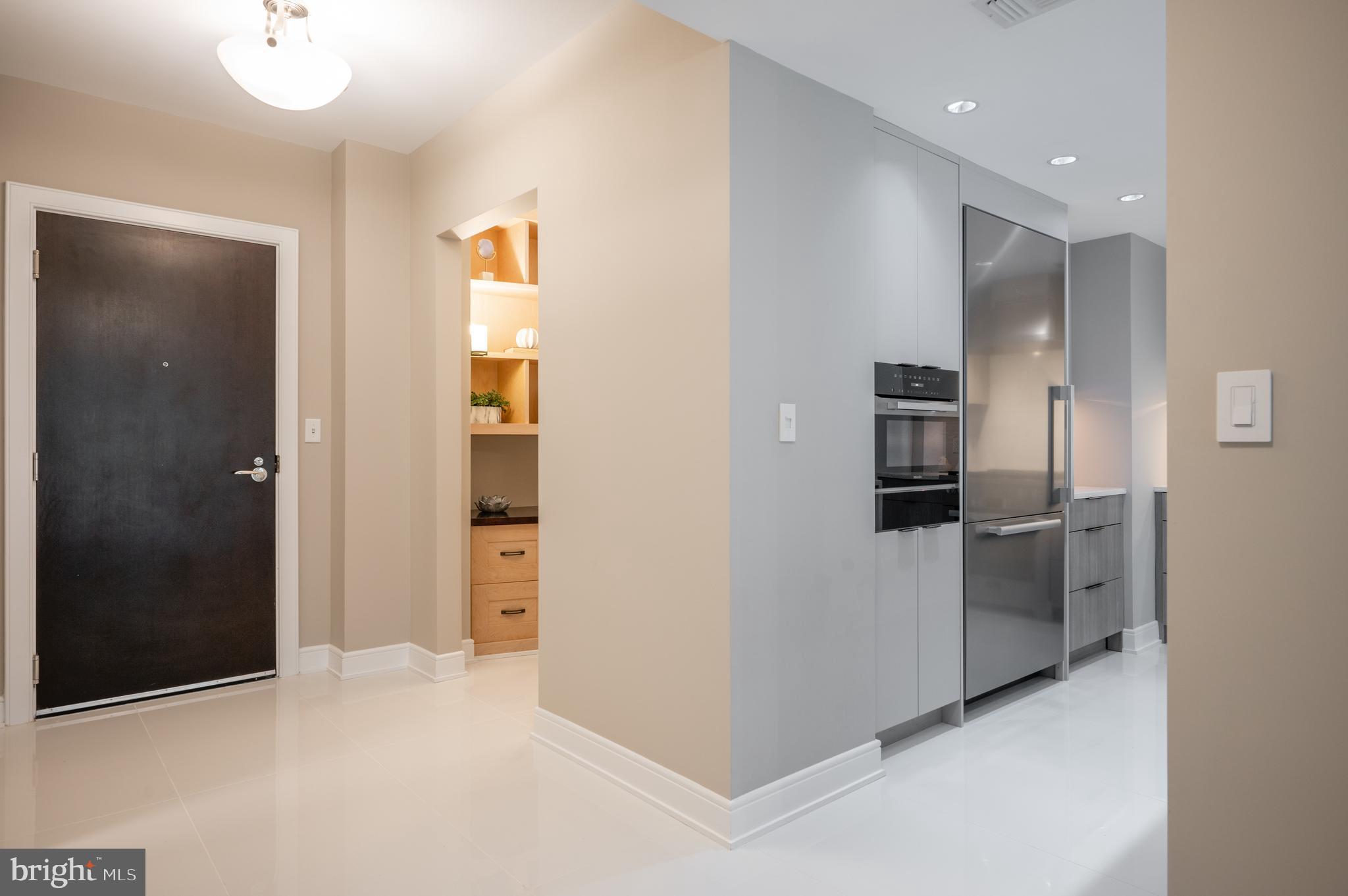 THE WATERVIEW - Residential