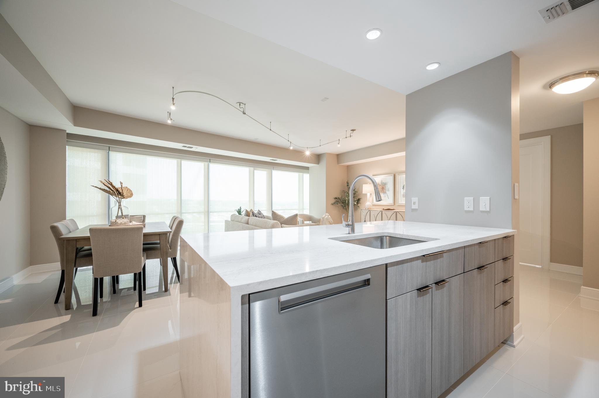 THE WATERVIEW - Residential