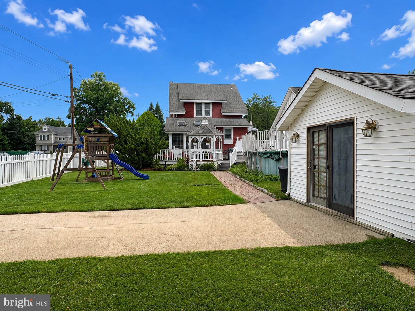 218 N WARWICK ROAD