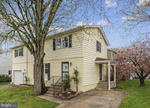Photo of 200 S Adams Street, ARLINGTON, VA 22204 (MLS # VAAR2071318)