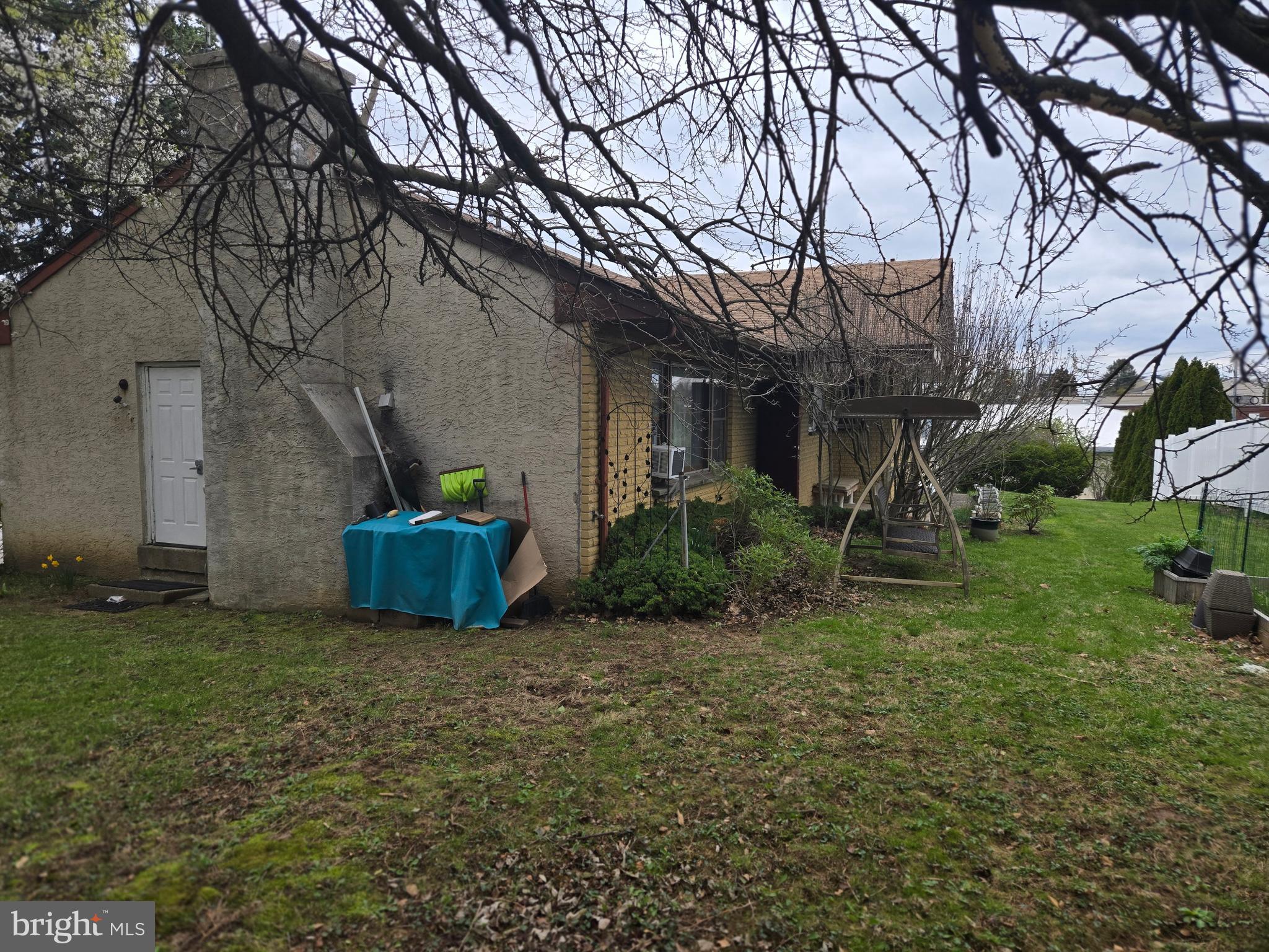 417 W RIDGE PIKE