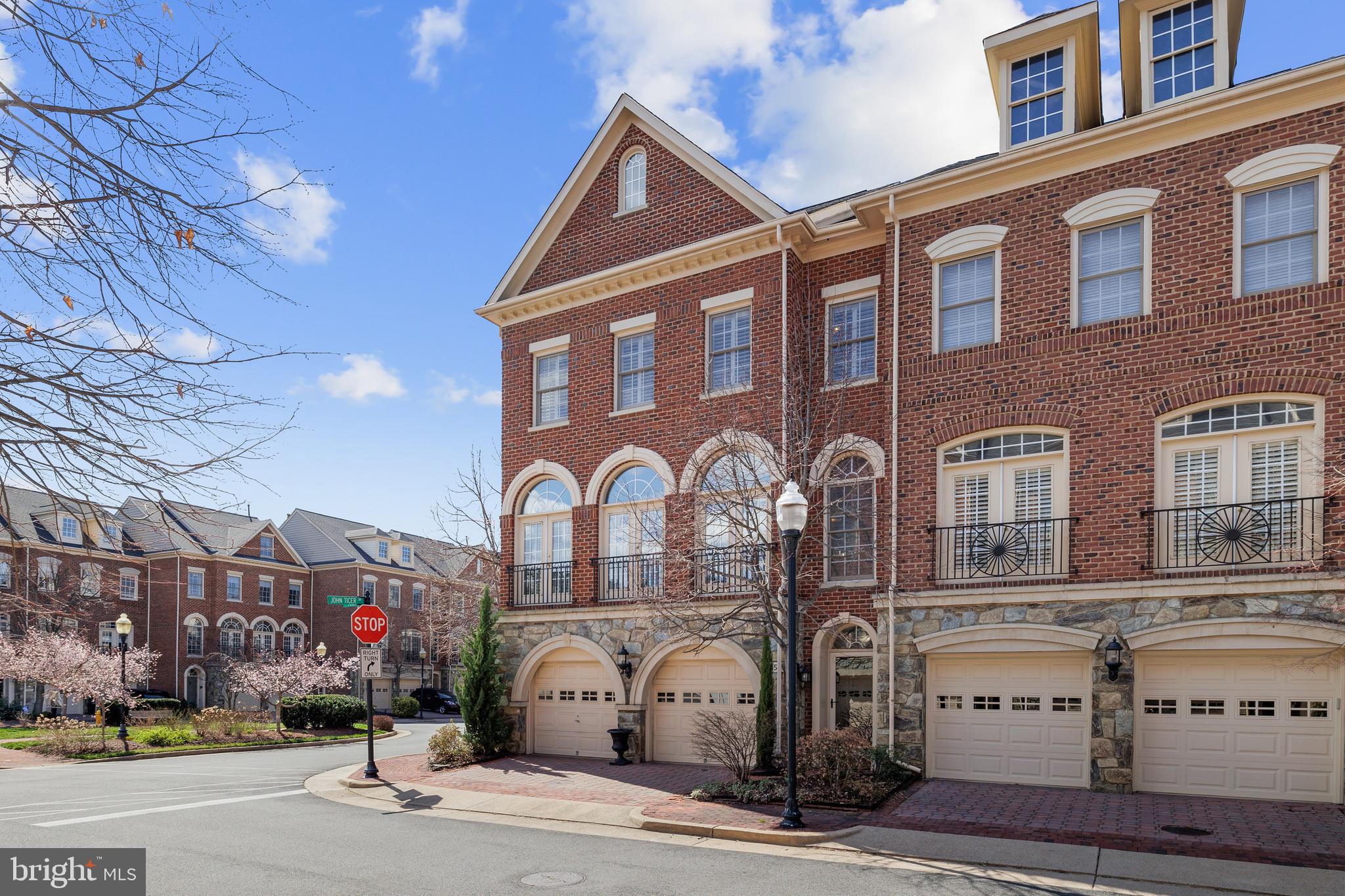 CAMERON STATION - Residential