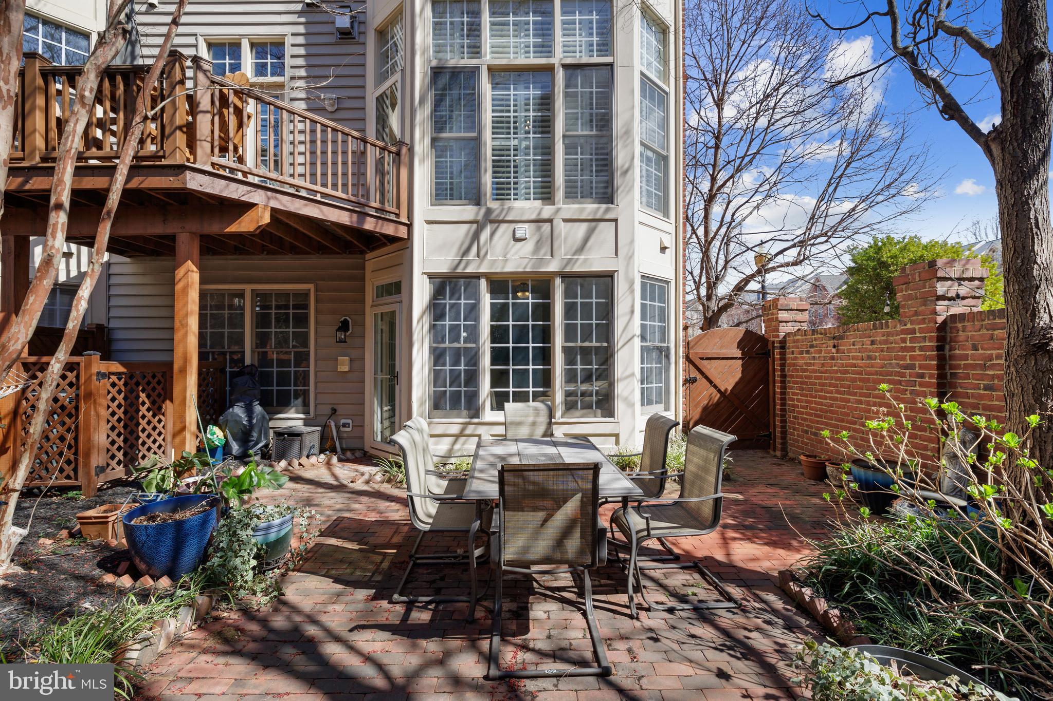 CAMERON STATION - Residential