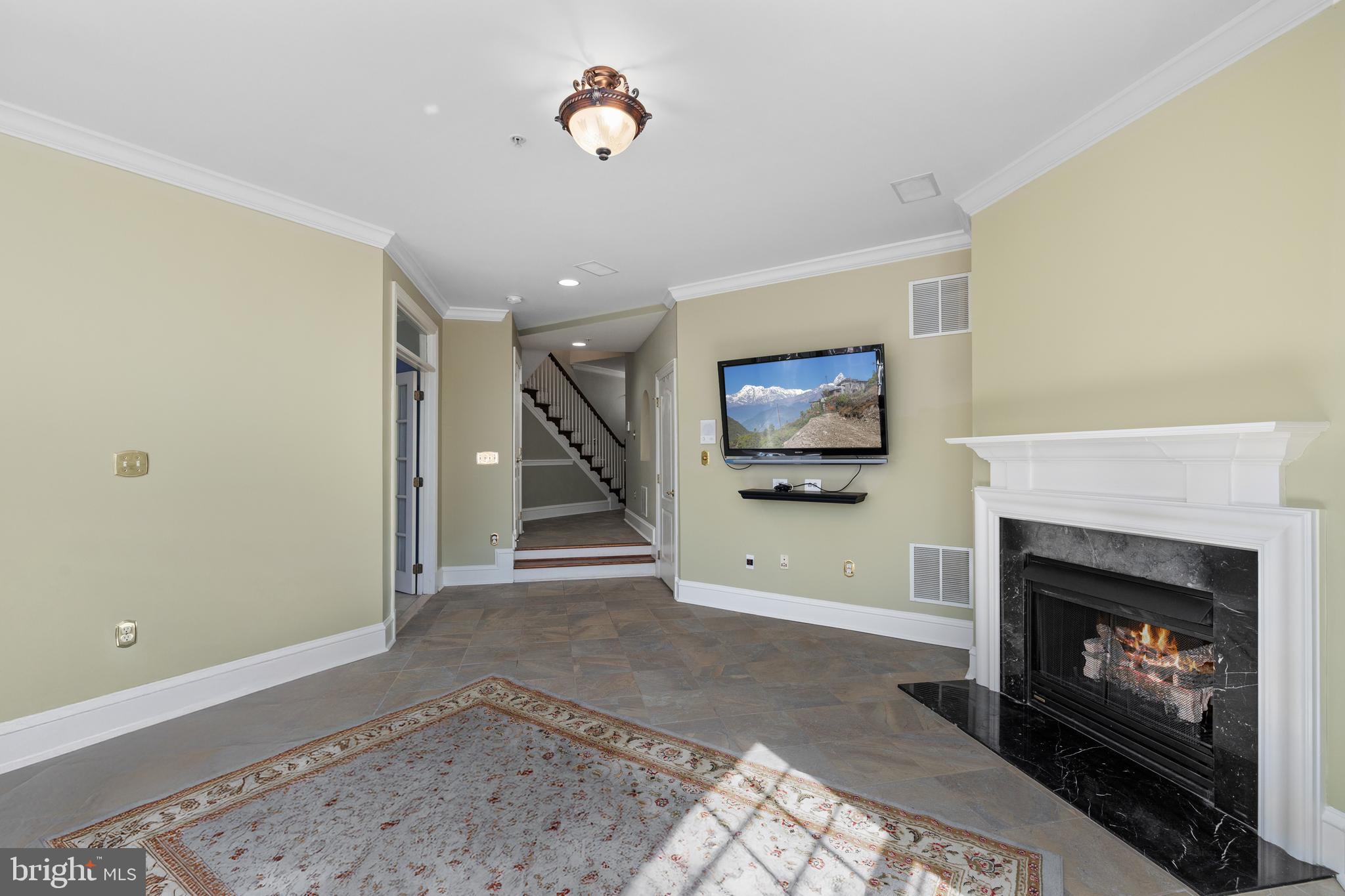 CAMERON STATION - Residential