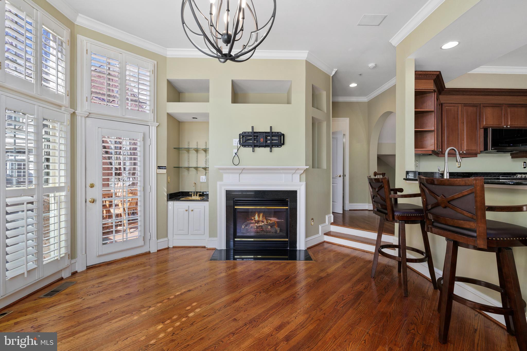 CAMERON STATION - Residential