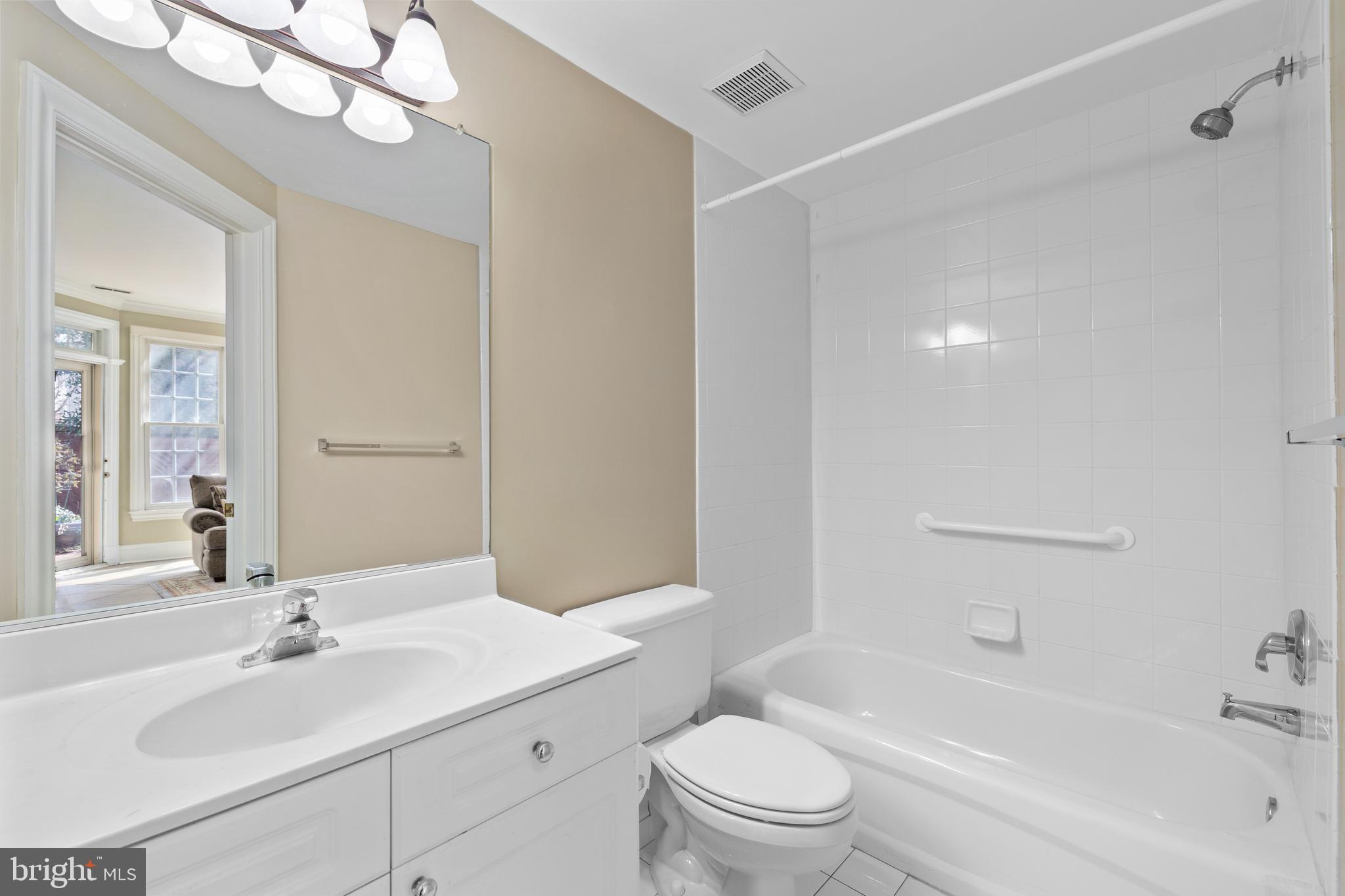 CAMERON STATION - Residential