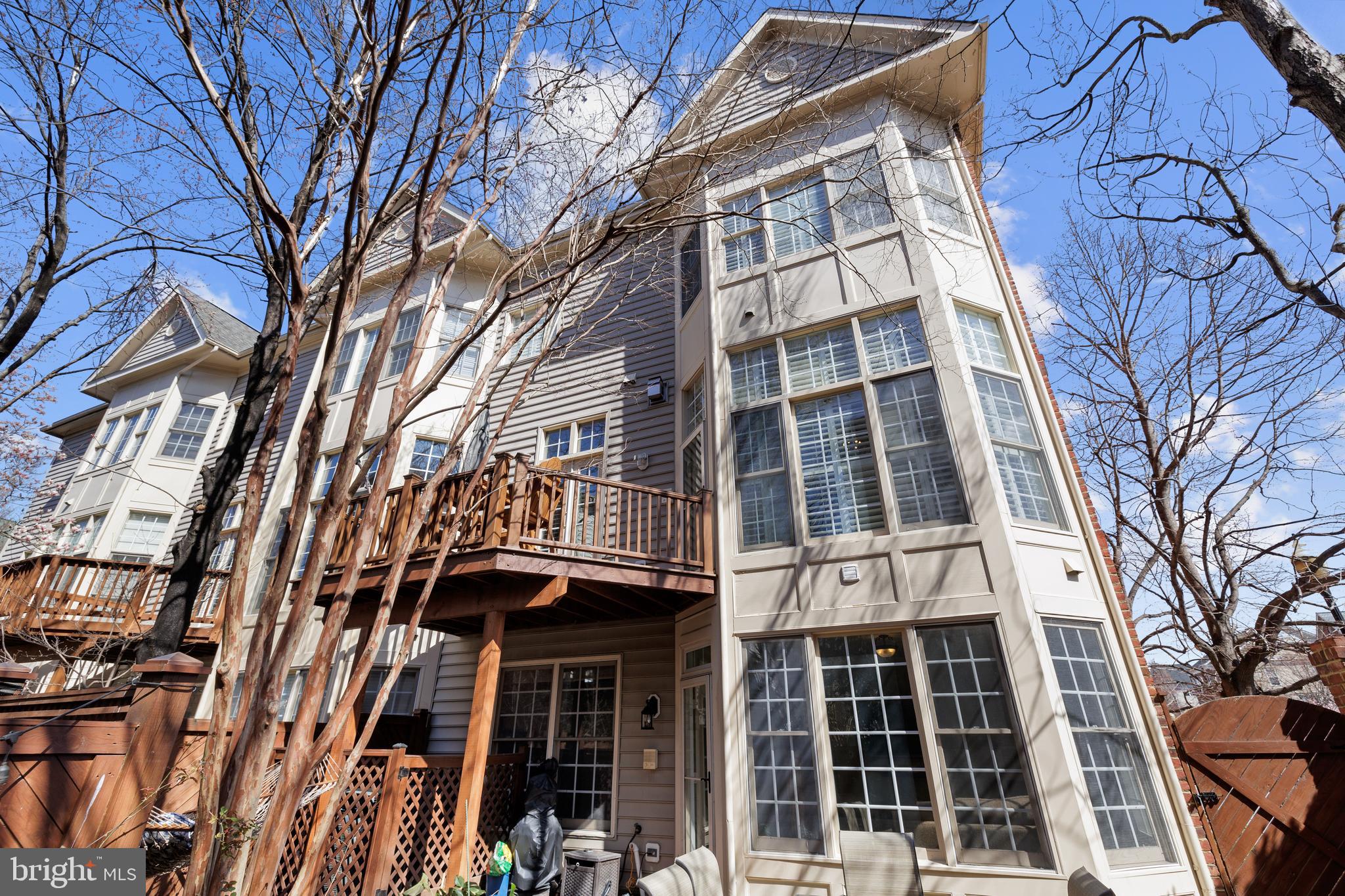 CAMERON STATION - Residential