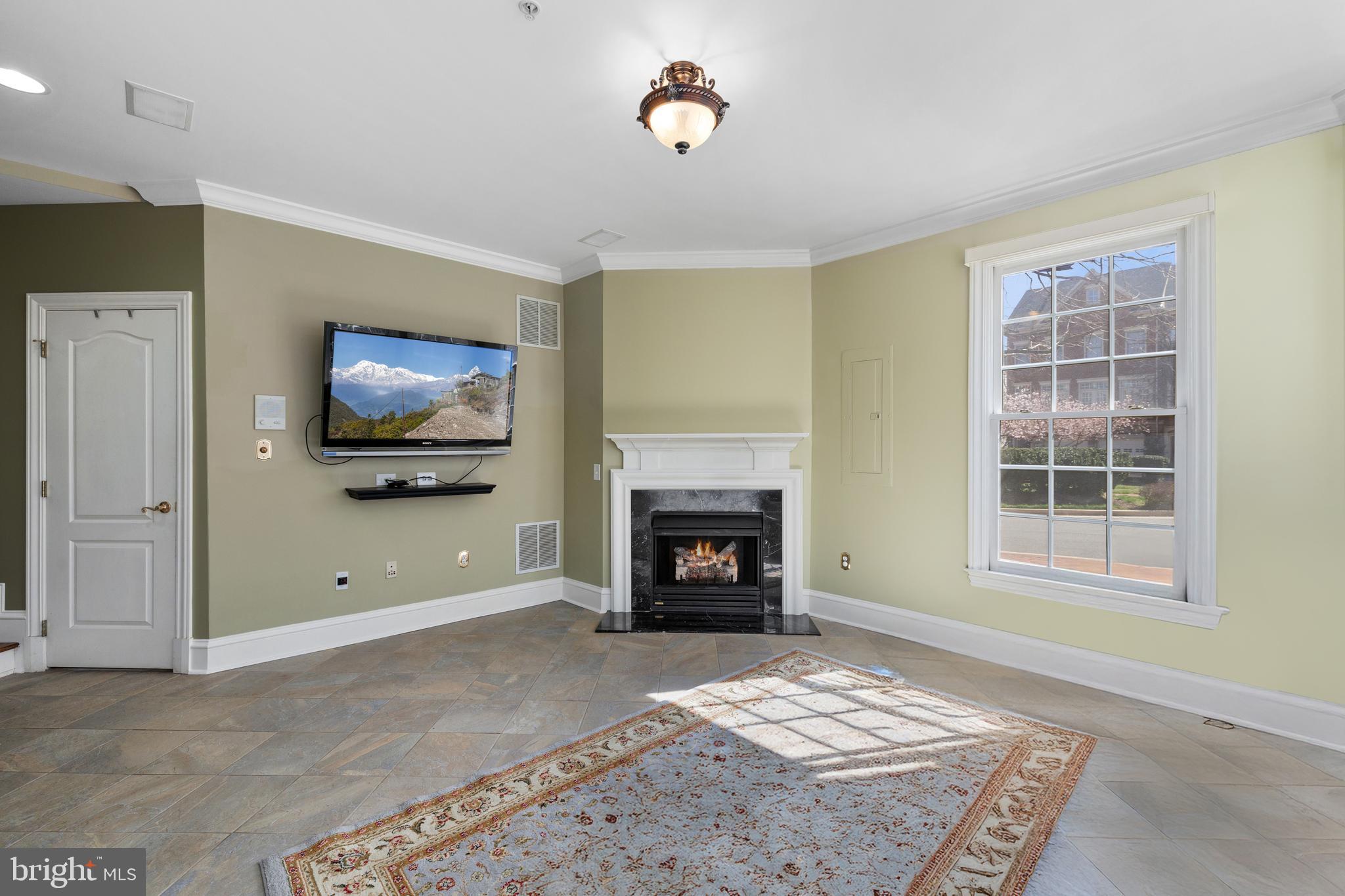 CAMERON STATION - Residential