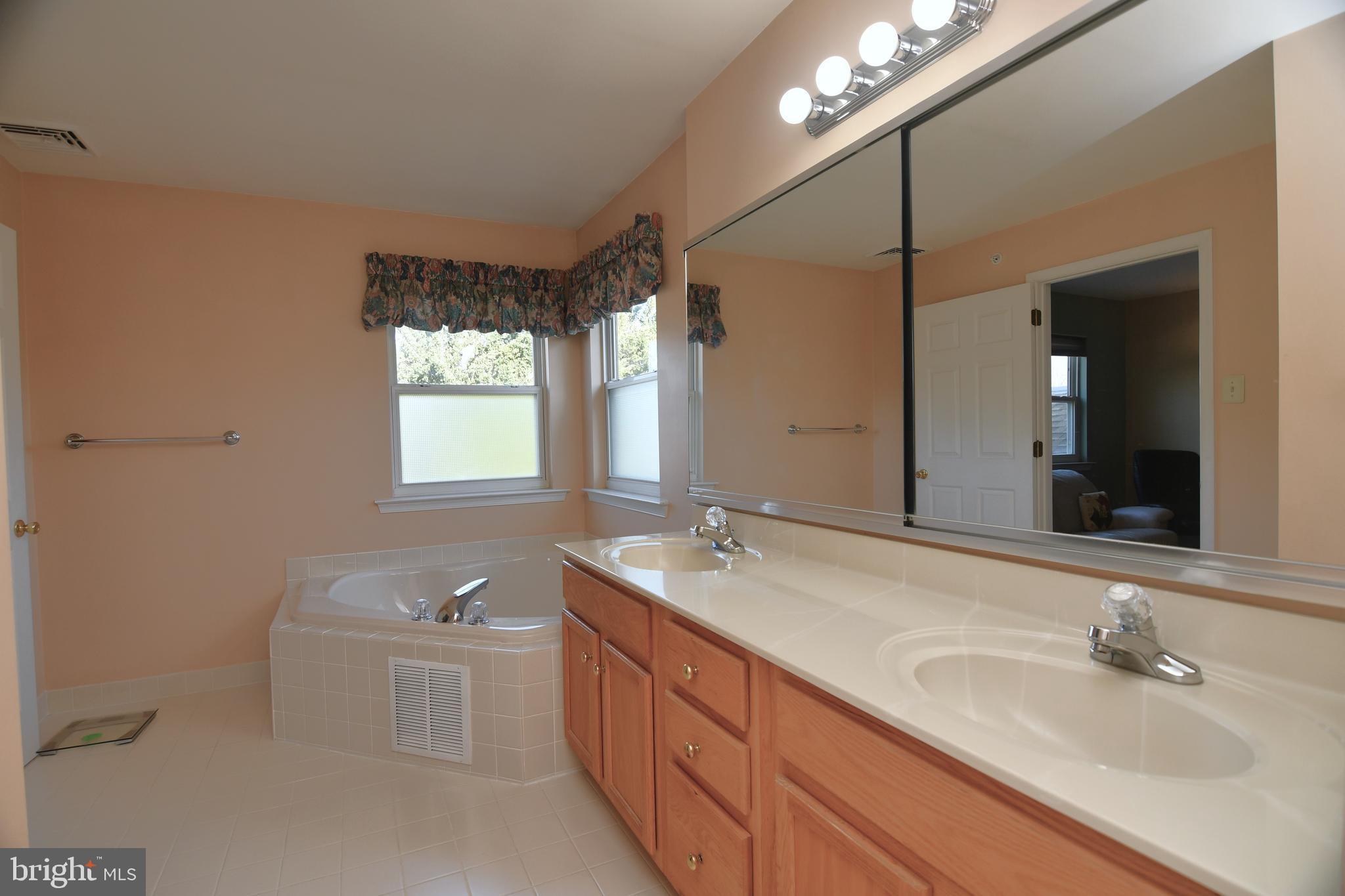 ARBOR RIDGE - Residential