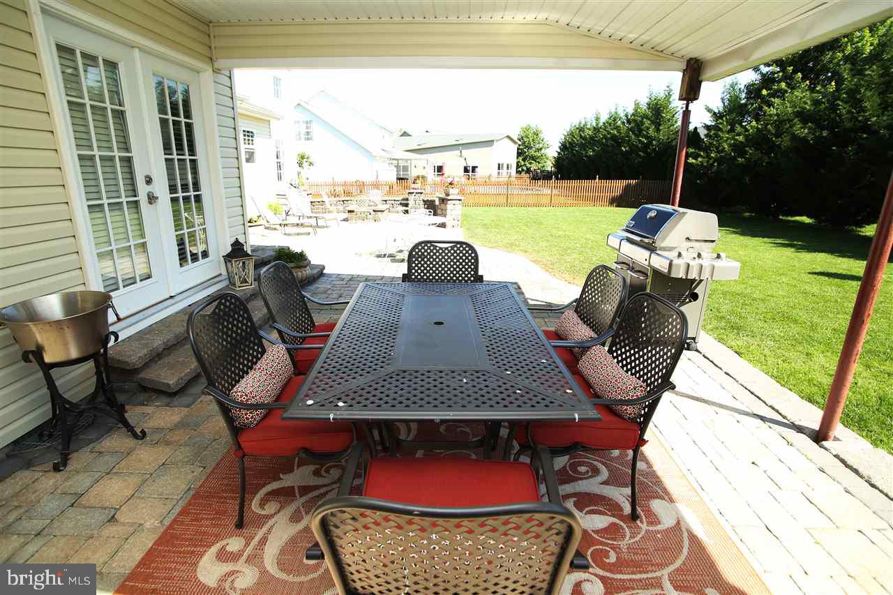 ALLWOOD MANOR - Residential