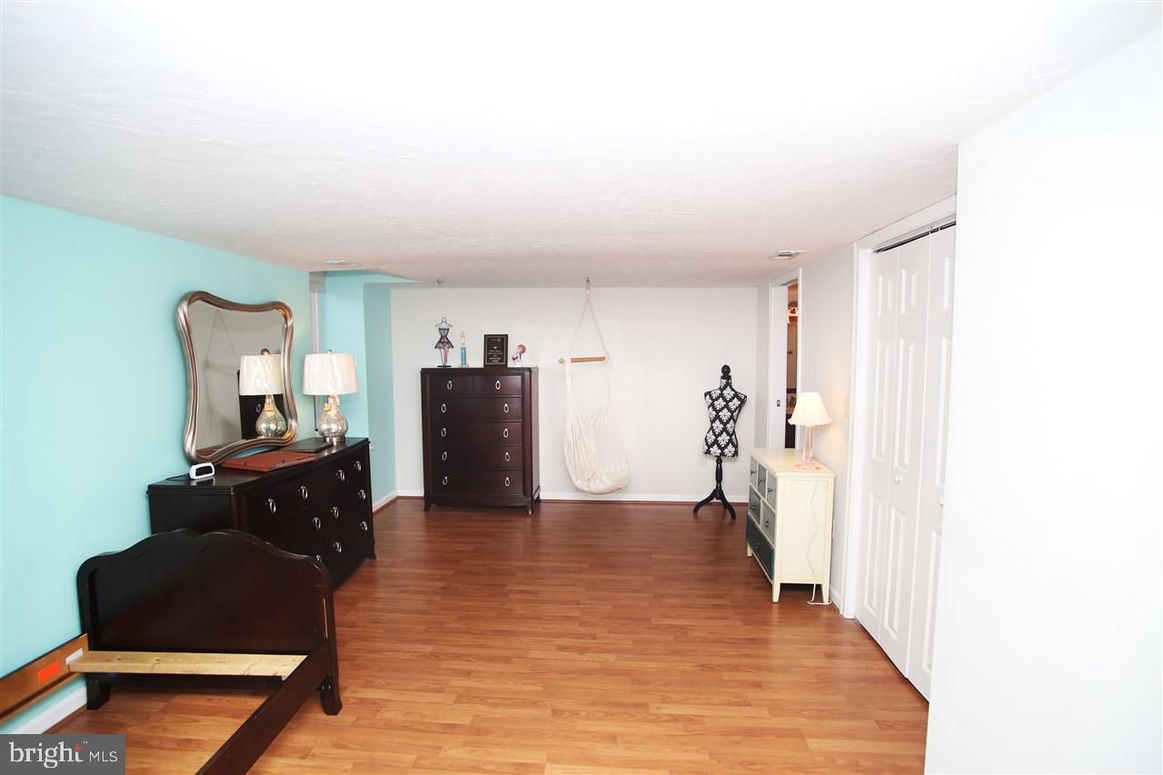 ALLWOOD MANOR - Residential