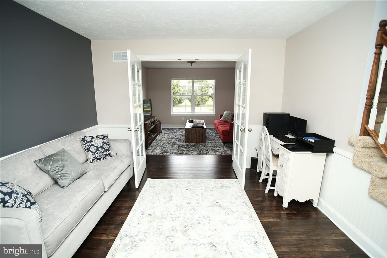 ALLWOOD MANOR - Residential