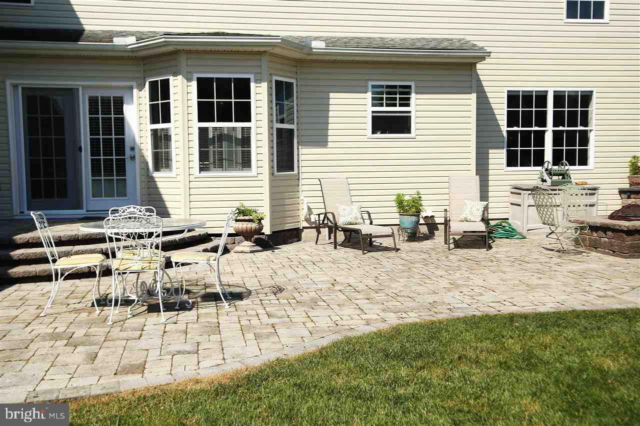 ALLWOOD MANOR - Residential