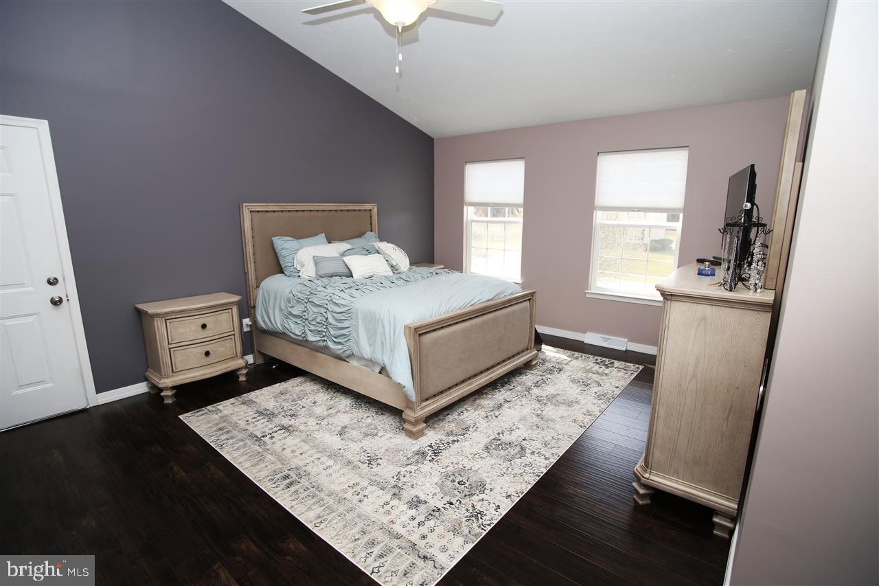 ALLWOOD MANOR - Residential