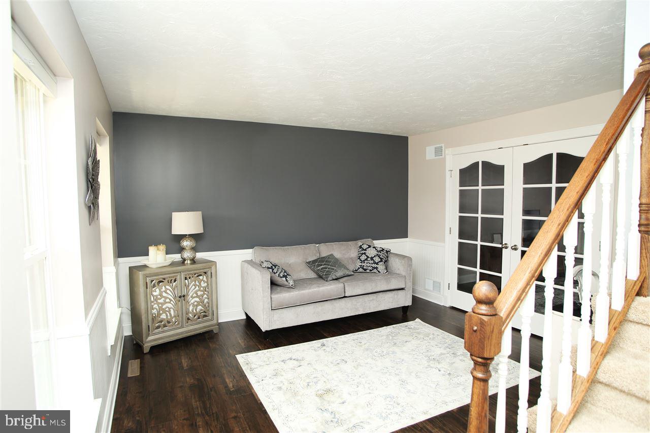 ALLWOOD MANOR - Residential