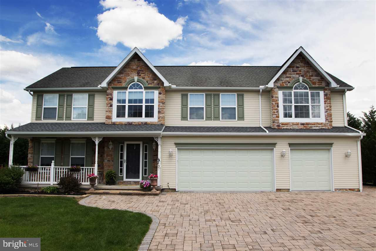 ALLWOOD MANOR - Residential