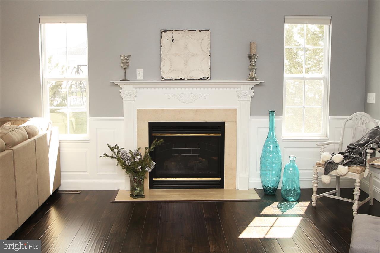 ALLWOOD MANOR - Residential