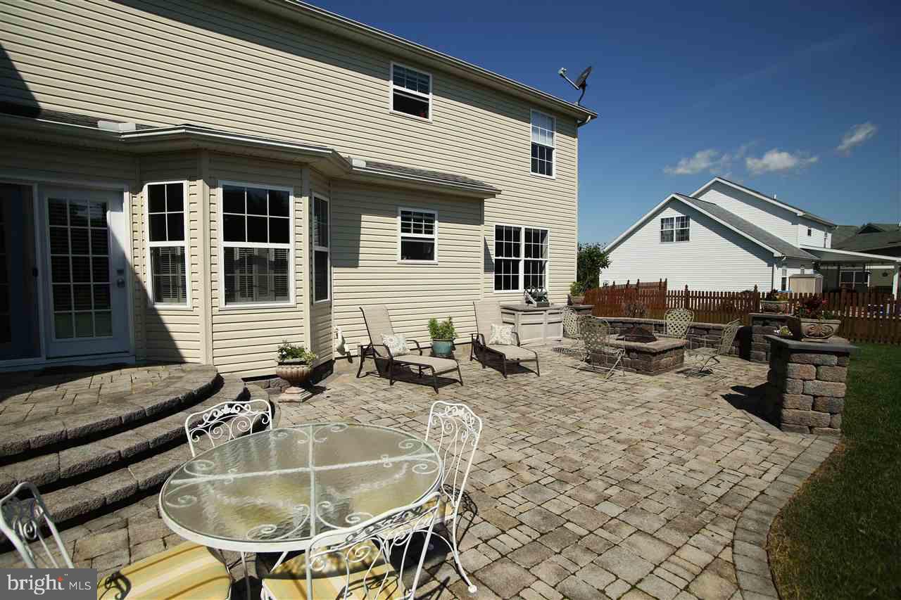 ALLWOOD MANOR - Residential