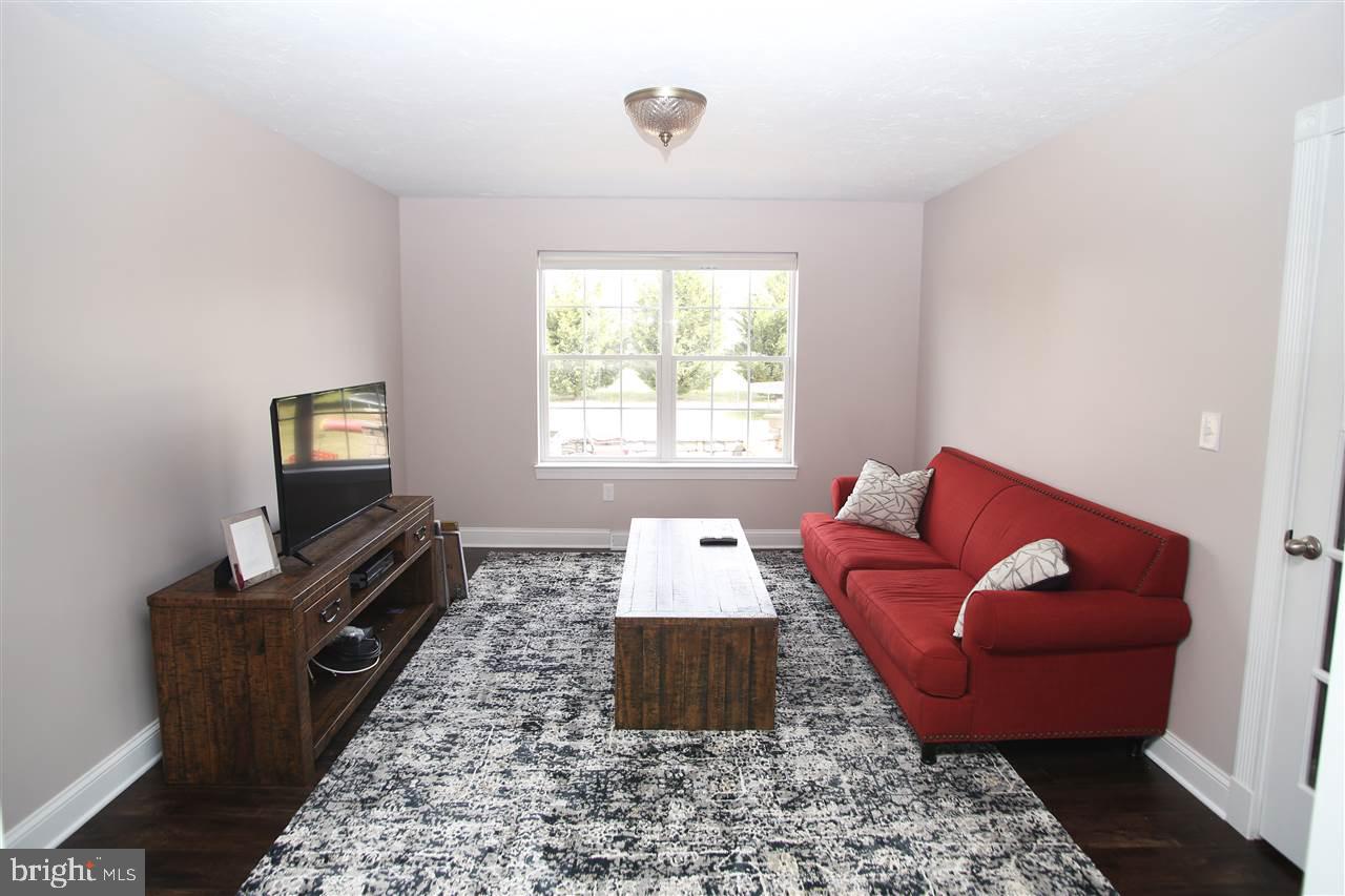ALLWOOD MANOR - Residential
