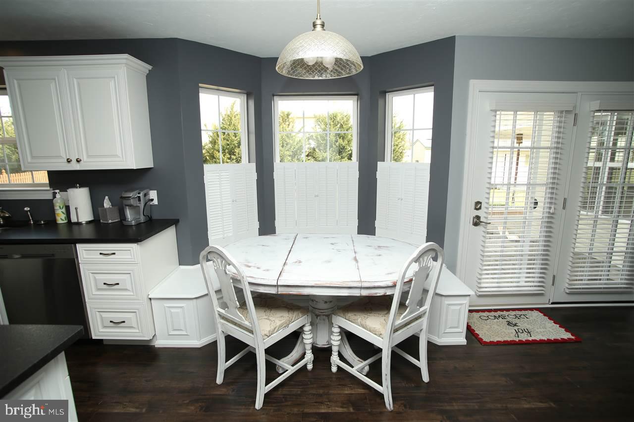 ALLWOOD MANOR - Residential