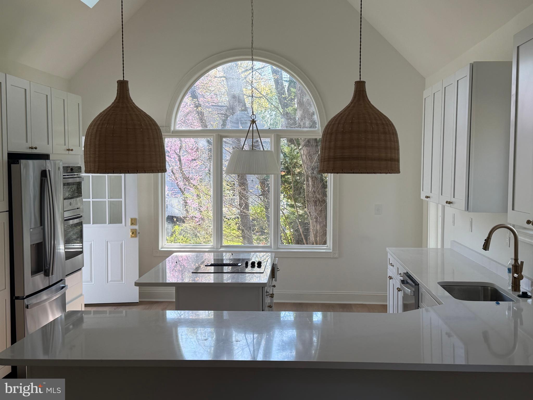 221 SPRING RACE COURT