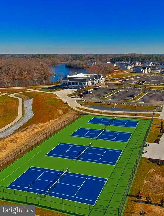 PLANTATION LAKES - Residential