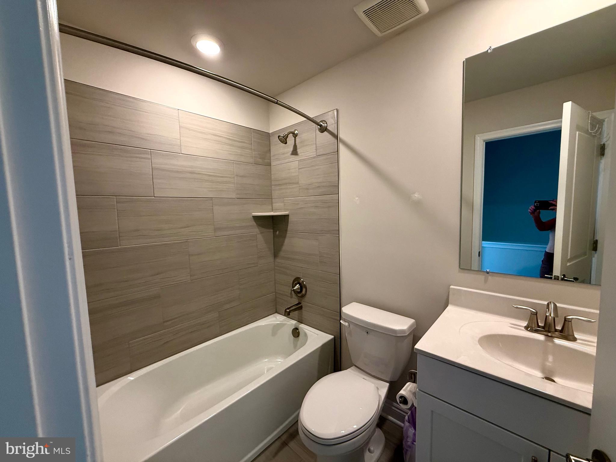 PLANTATION LAKES - Residential