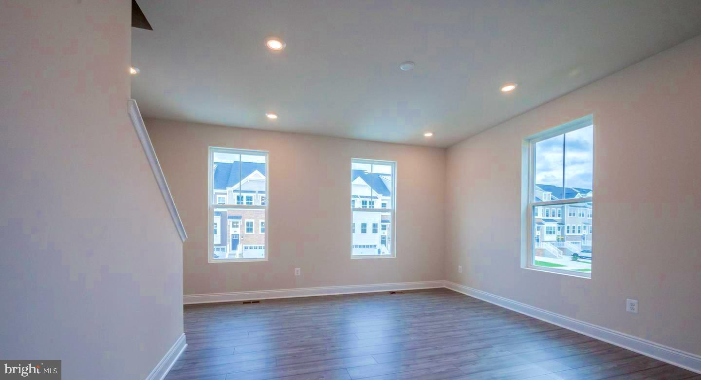 PLANTATION LAKES - Residential