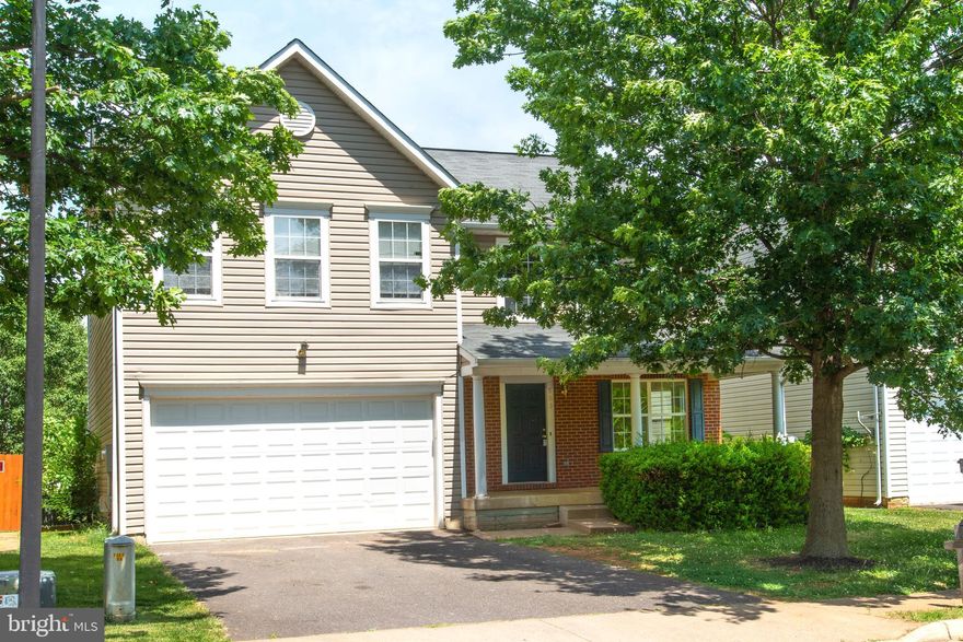 A beautiful, roomy and comfortable home in a great neighborhood. Oversize living room and kitchen. Separate dining room. Owner’s suite with a lot of closet space, soaking tub, dual vanity sinks and separate shower. Recessed lighting in kitchen and family room, hardwood flooring in foyer and powder room, upgraded kitchen appliances and 42 inch cabinets. Lower level with large game room, full bathroom and two extra rooms to use as office or anything else you want. Fenced back yard & large front porch. The Lakeview community is very close to everything: schools, shopping, entertainment, pool, tennis courts, lake and tot lots.