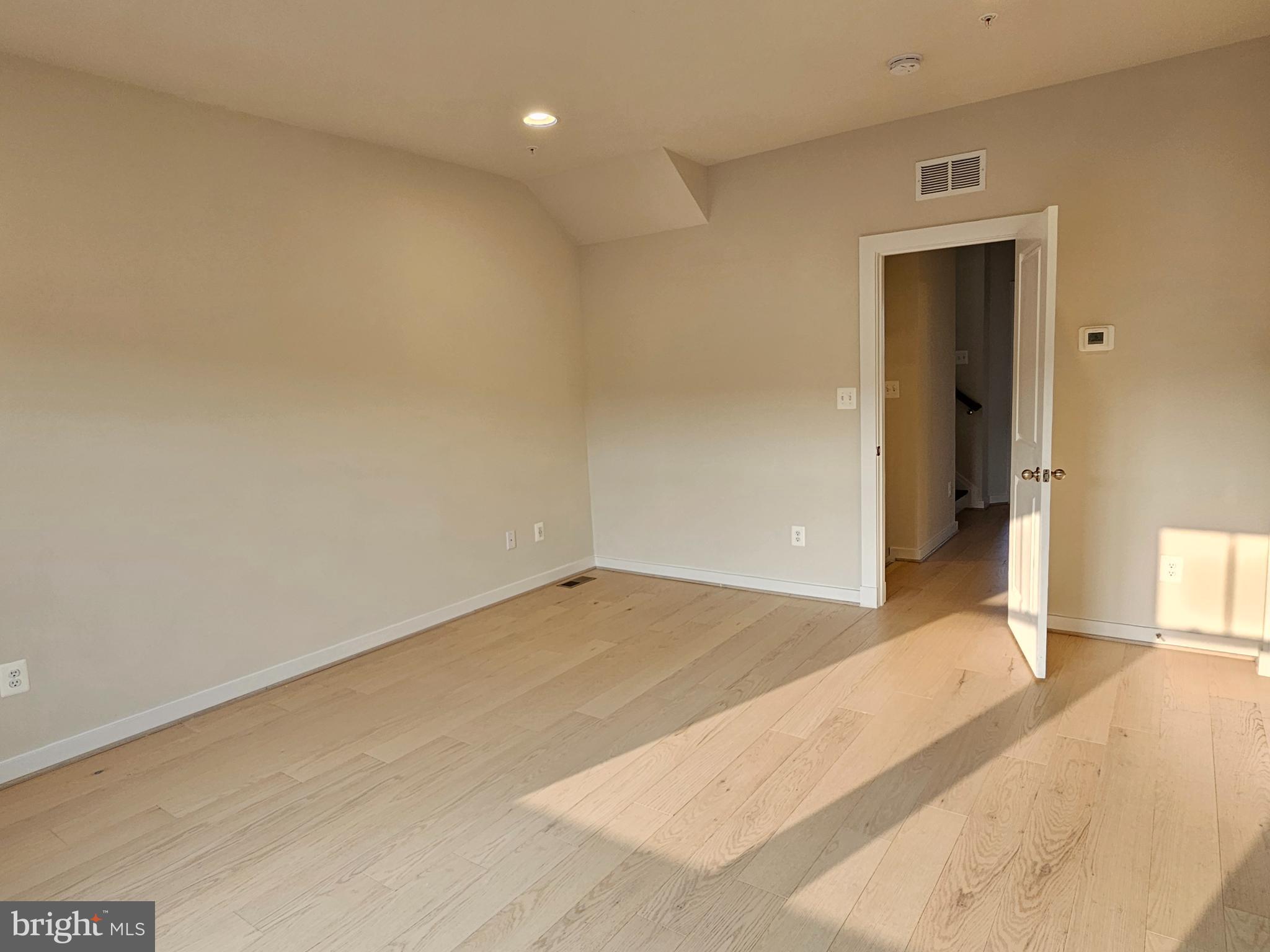 VILLAGES OF URBANA - Residential Lease