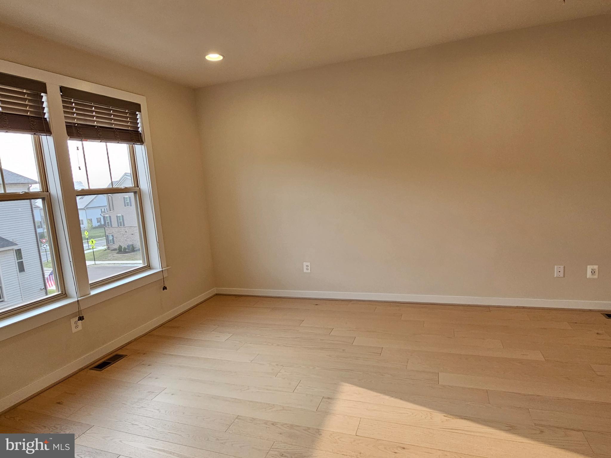 VILLAGES OF URBANA - Residential Lease