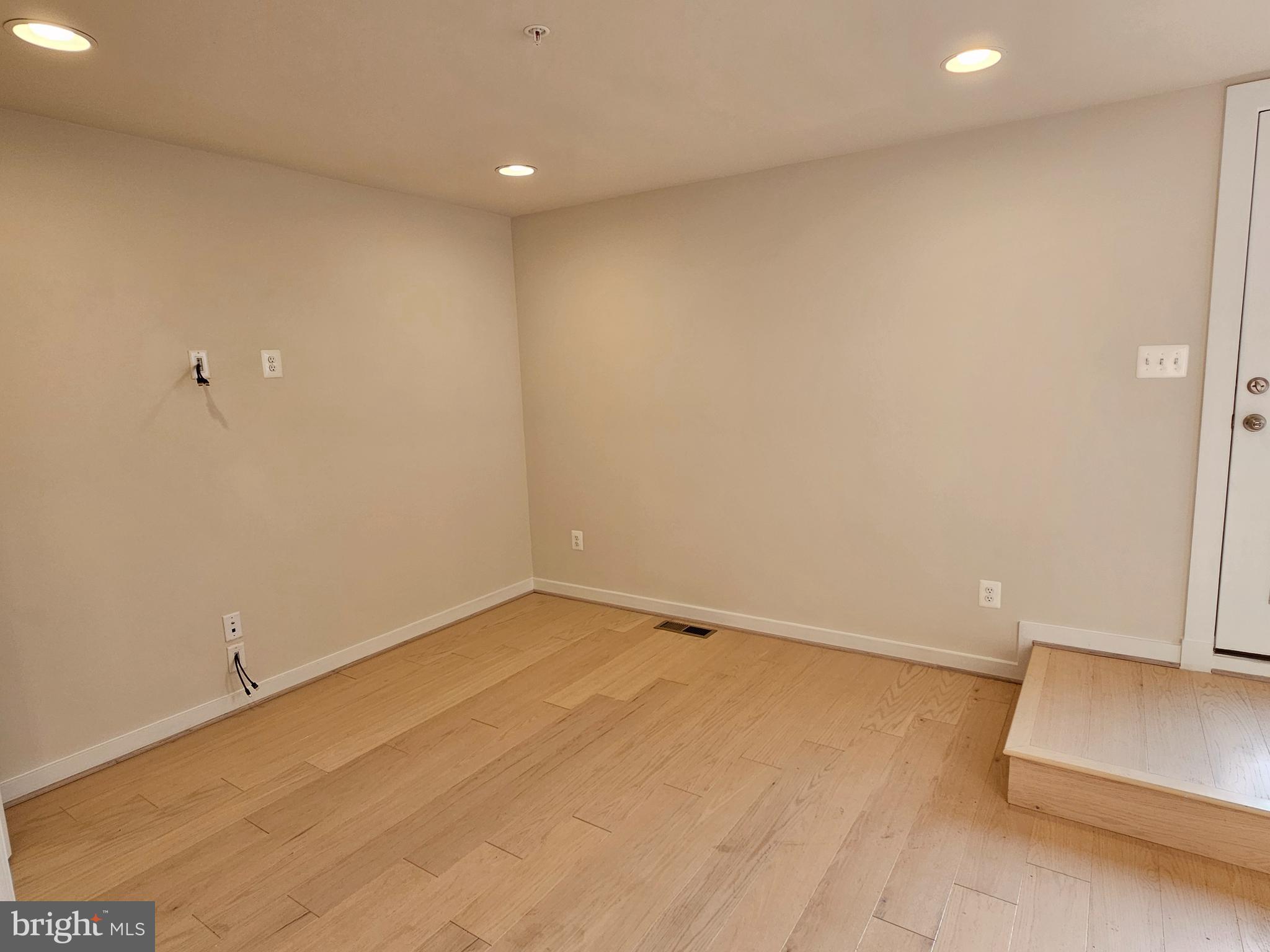 VILLAGES OF URBANA - Residential Lease