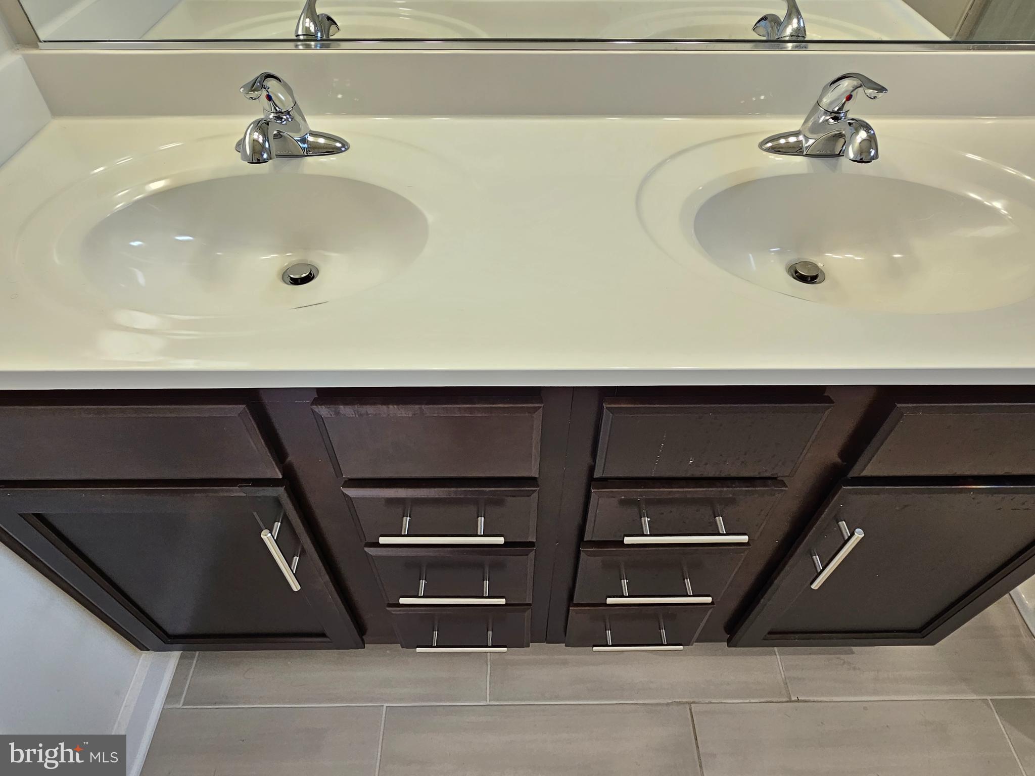 VILLAGES OF URBANA - Residential Lease