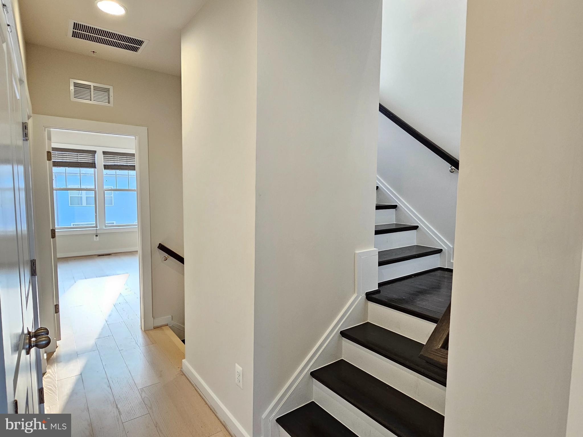 VILLAGES OF URBANA - Residential Lease