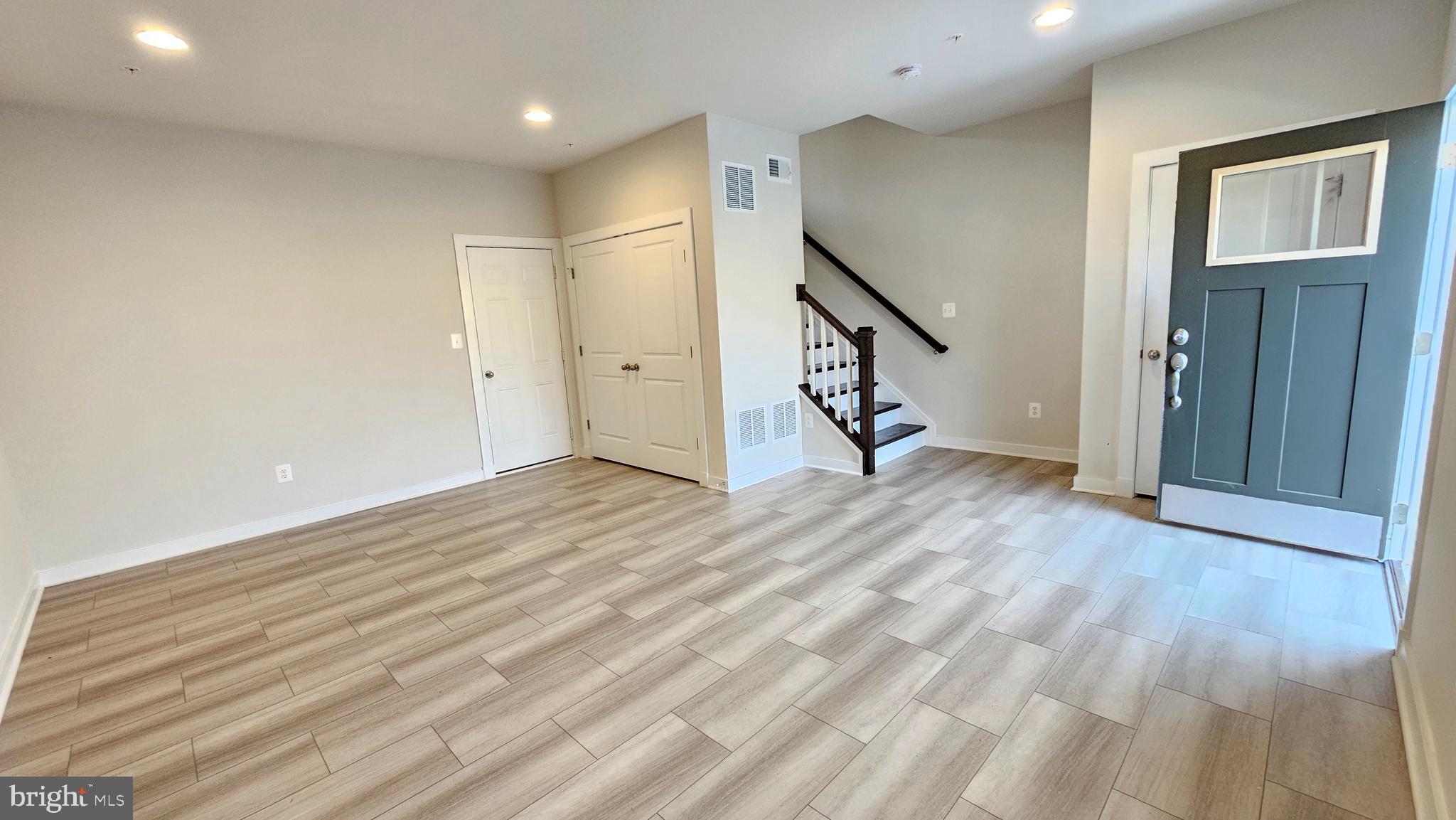 VILLAGES OF URBANA - Residential Lease