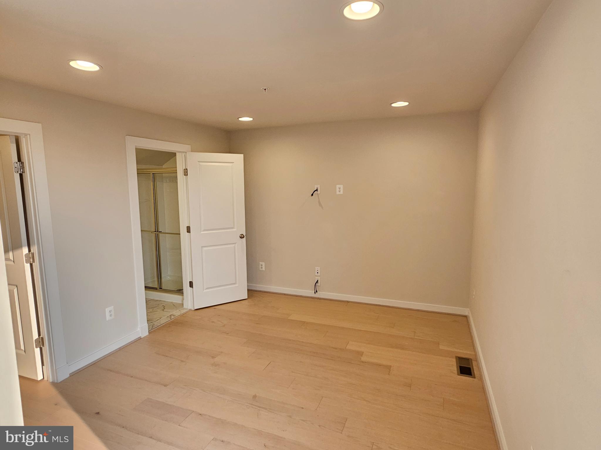 VILLAGES OF URBANA - Residential Lease