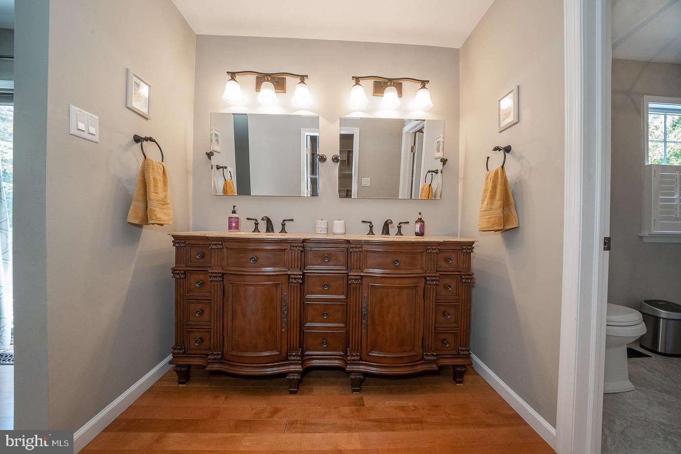 RADNOR CHASE - Residential