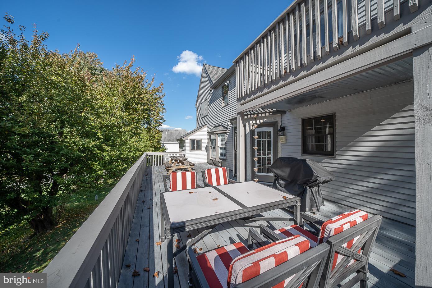 RADNOR CHASE - Residential