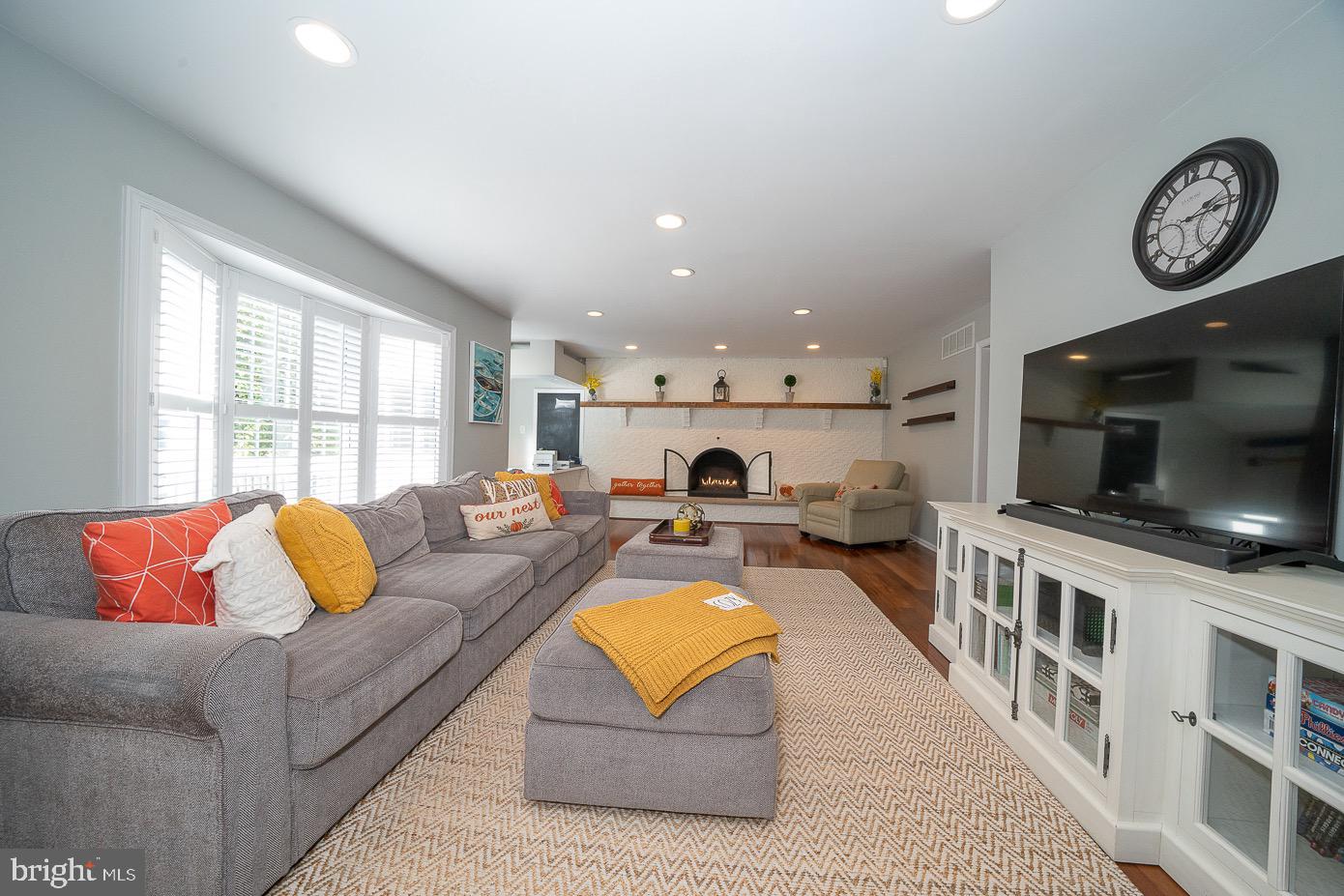 RADNOR CHASE - Residential