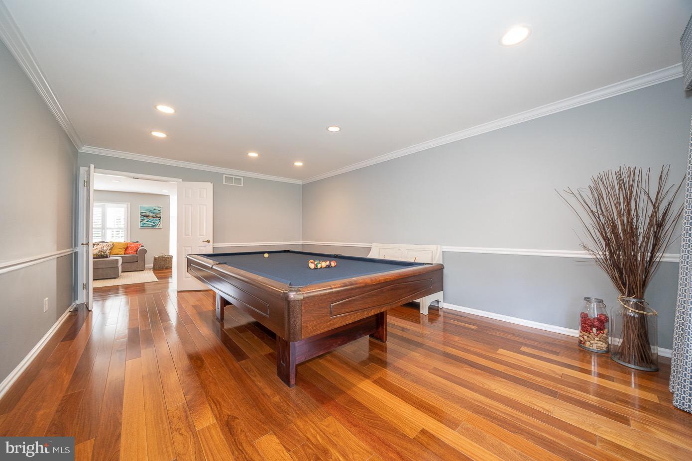 RADNOR CHASE - Residential