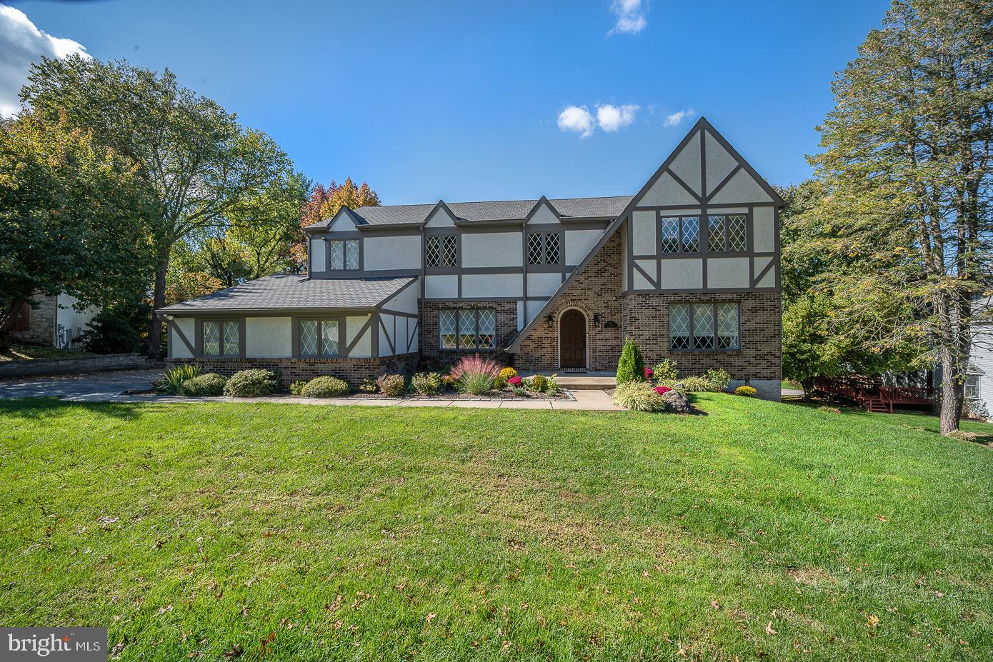 RADNOR CHASE - Residential