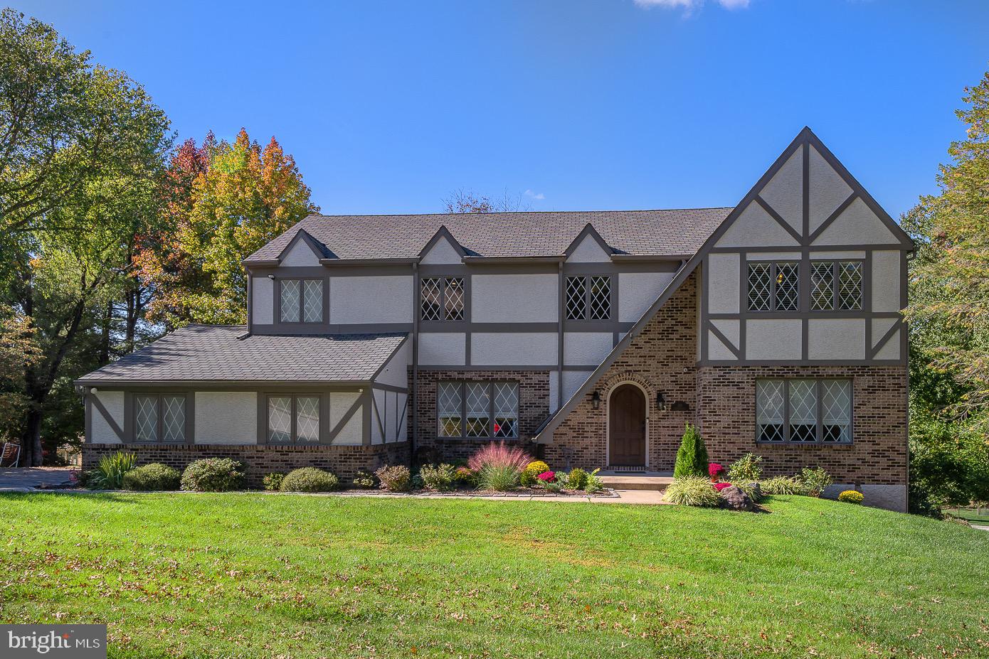 RADNOR CHASE - Residential