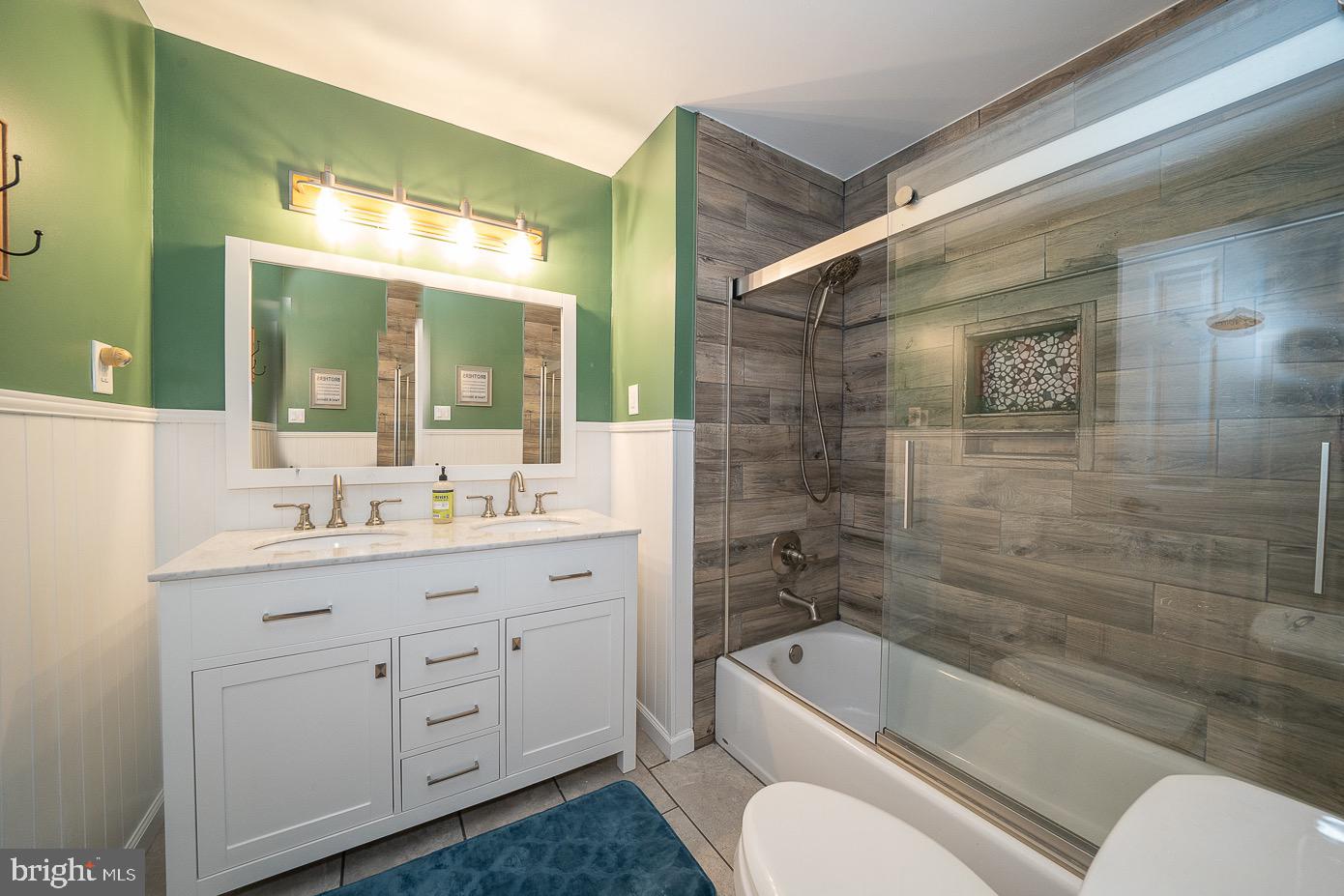 RADNOR CHASE - Residential