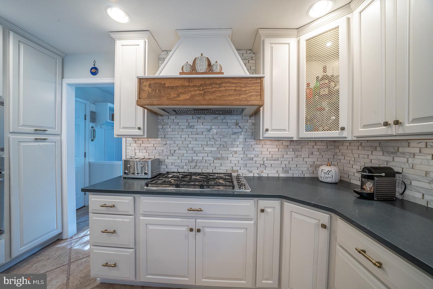 RADNOR CHASE - Residential