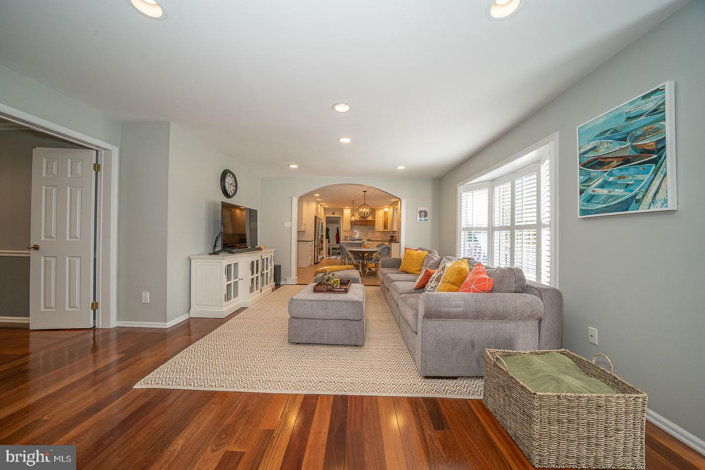 RADNOR CHASE - Residential