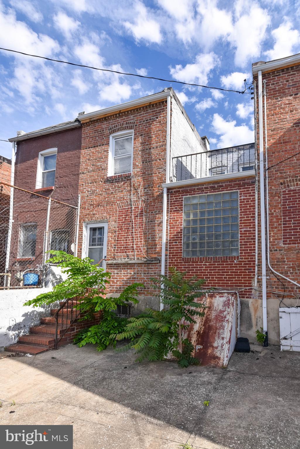 BROADWAY EAST - Residential